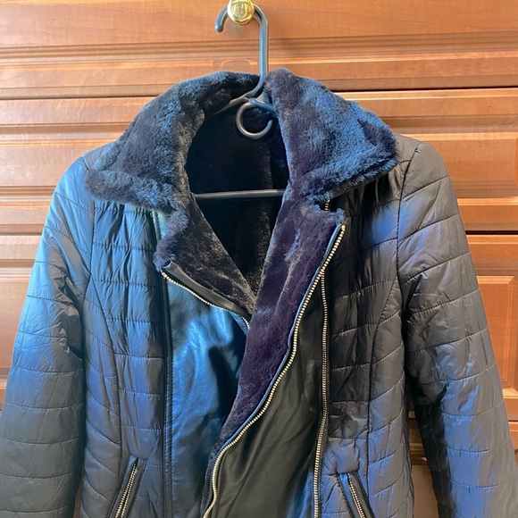 Guess Faux Fur Reversible Crop Jacket - Picture 2 of 3